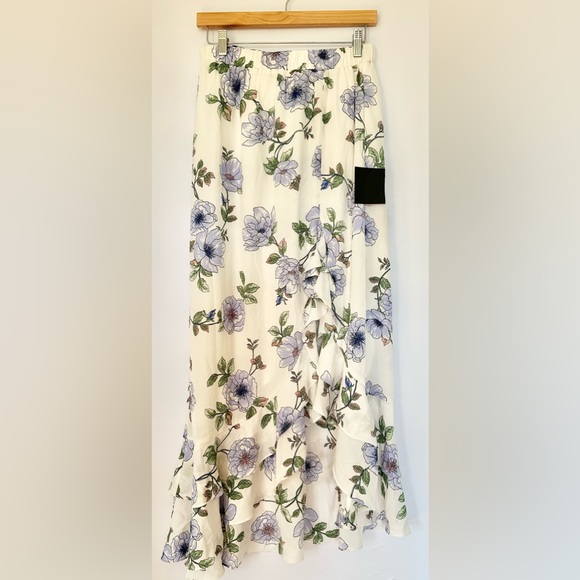 Lulus Dresses & Skirts - Lulus floral skirt